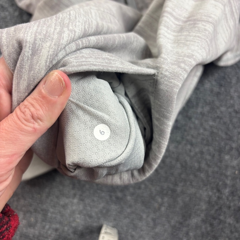 LULULEMON Women’s Mula Bundle Wrap Grey size: 6 - Picture 8 of 8